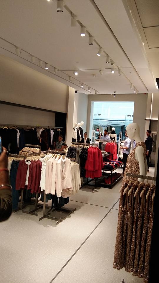 MANGO flagship store by Divine Interiors