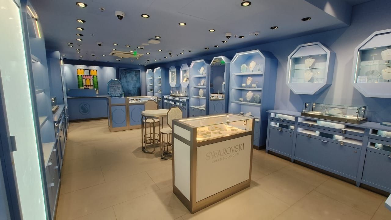 Swarovski Luxury Boutique - Photo 6