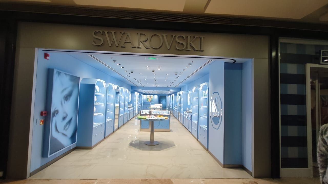 Swarovski Luxury Boutique - Photo 8